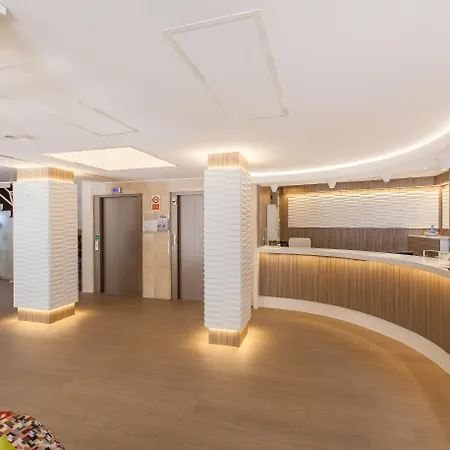 Voramar Hotel 3*